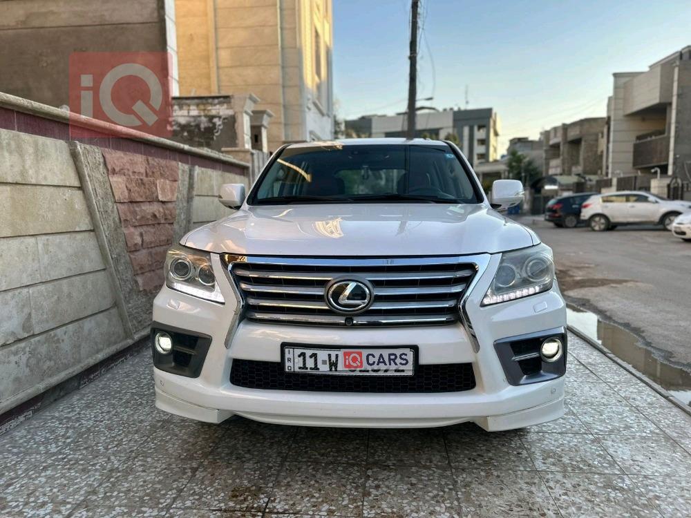Lexus LX